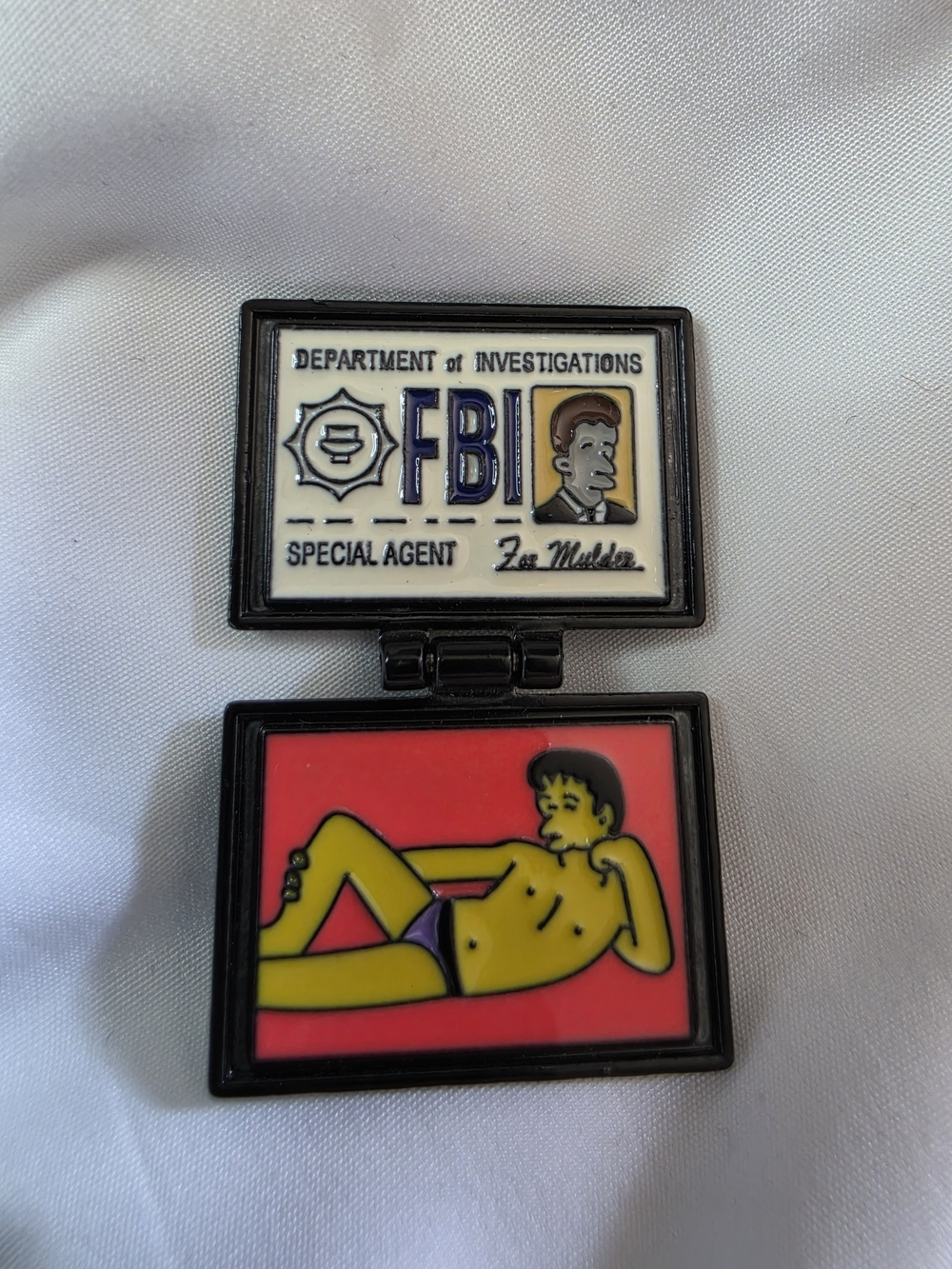 Fox Mulder/David Duchovny FBI Badge on The X-Files Featured on The Simpsons Pin.